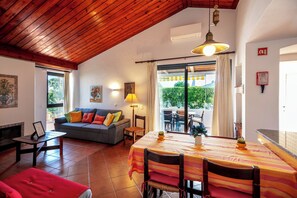 Smart TV, fireplace - Lotus Villa 2, Albufeira - Praia da Oura (Albufeira)