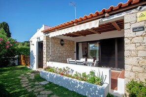 Outdoor dining - Lotus Villa 2, Albufeira - Praia da Oura (Albufeira)