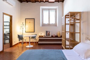 1 室のベッドルーム、WiFi
