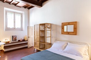 1 bedroom - Duomo behind - Unique studio apartment in front of Duomo (Firenze)