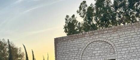 Utendørsbasseng og et oppvarmet basseng