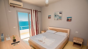 Double Room | WiFi (free), bed sheets - Hotel Azzurro (Lukovë)
