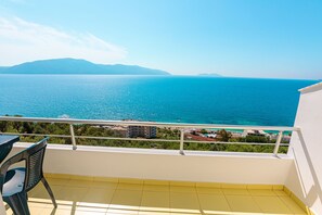 Quadruple Room | Balcony - Hotel Azzurro (Lukovë)