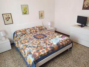 3 Schlafzimmer, Bügeleisen/Bügelbrett, Bettwäsche