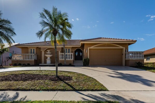 Unclassified image, 1 of 24, button