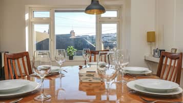 Cottage | Dining