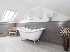 Cottage | Bathroom