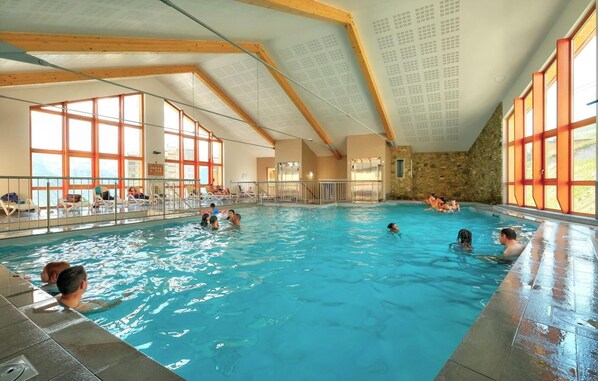 Innenpool, beheizter Pool