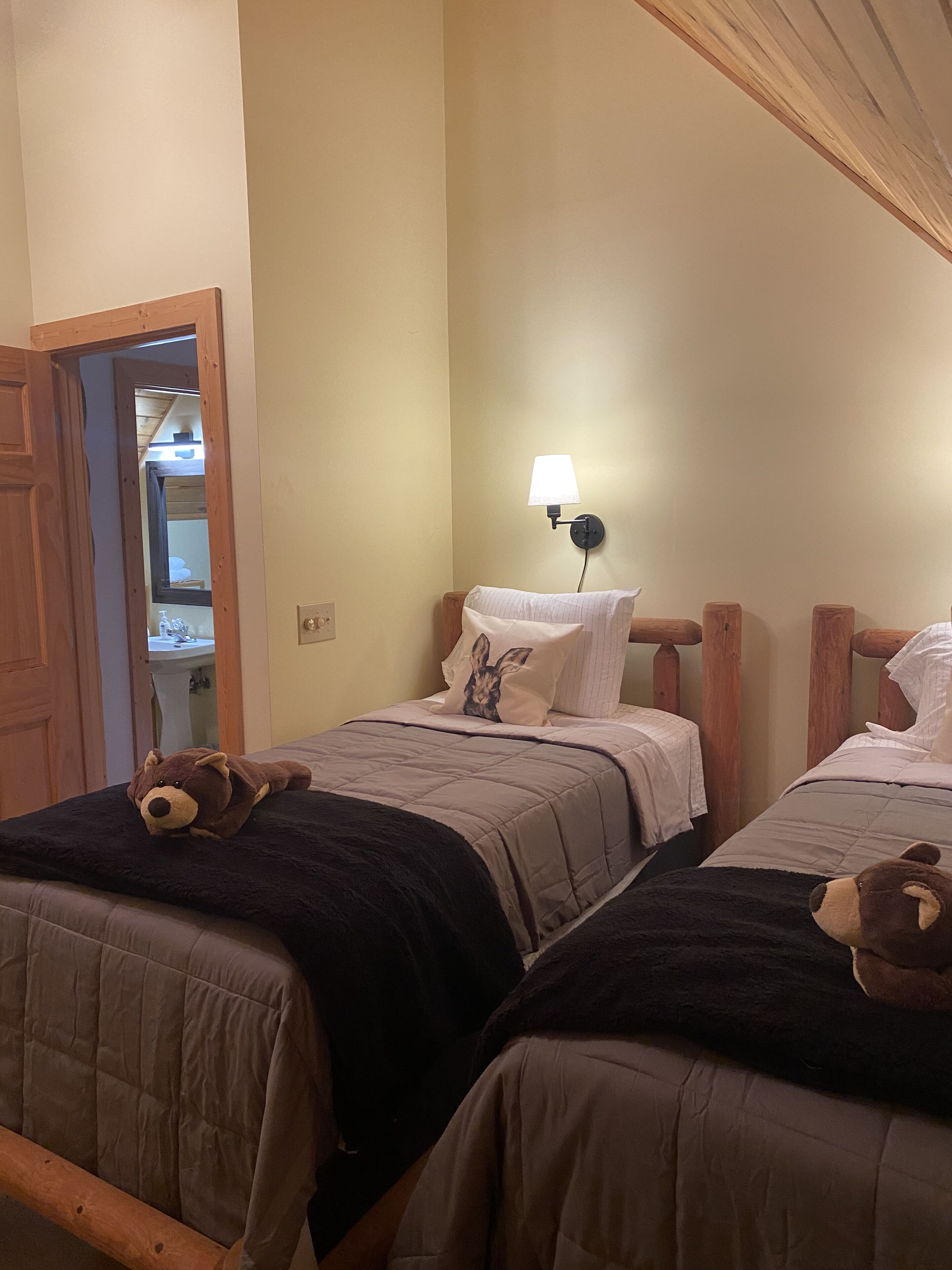 2 slaapkamers, een strijkplank/strijkijzer, gratis wifi, beddengoed