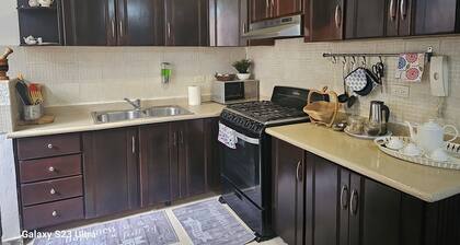 Apt in Santo Domingo, 3 bed, 2 free parks, WIFI/Close to the American embassy.