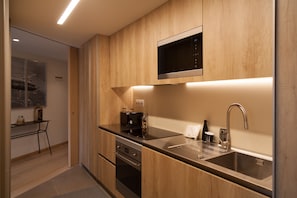 Refrigerador, microondas, horno y lavavajillas
