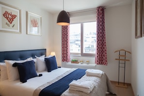 1 habitación, tabla de planchar con plancha, wifi gratis y ropa de cama