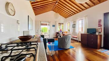 DVD-Player, Bücher, Musikbibliothek, Videothek