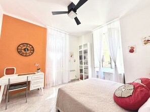 2 Schlafzimmer, Schreibtisch, Bügeleisen/Bügelbrett, kostenloses WLAN