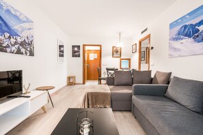 TV - Eth Pradeth by Apartment for 5p at the foot of the slopes in Baqueira (Baqueira)