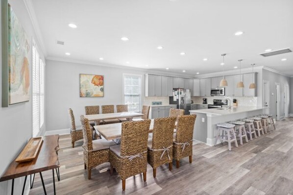 Dining - Shore Am Happy - 5 Bedroom Luxury Home - Salt Water Pool (North Myrtle Beach)