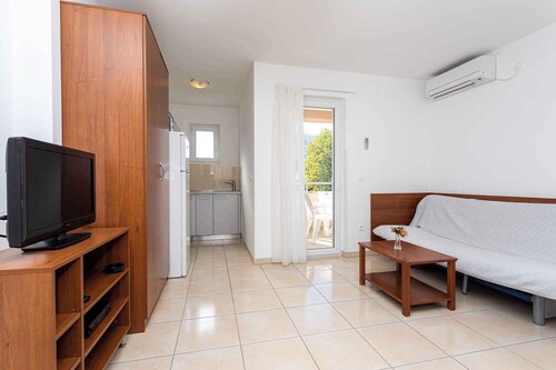Holiday apartment only 100 m from the sea