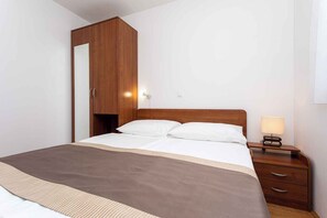 2 chambres, lit parapluie, accès Internet