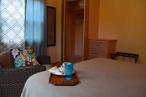 2 bedrooms, desk, iron/ironing board, travel cot