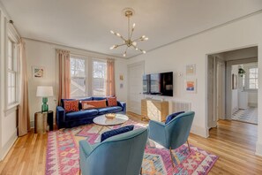 Télévision, cheminée