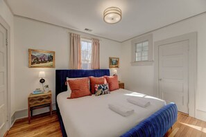 1 chambre, bureau, fer et planche à repasser, Wi-Fi