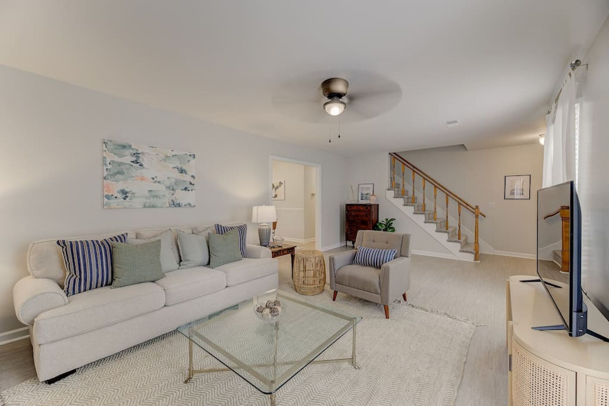 Smart TV, fireplace, offices