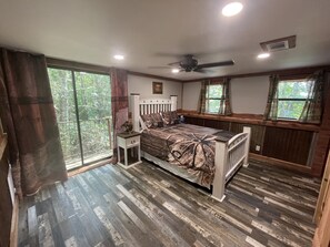 2 soveværelser, strygejern/strygebræt, weekendseng, gratis Wi-Fi