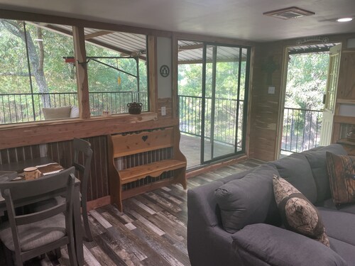 Sleep in a Hayloft - Longview, Tx