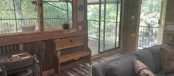 Sleep in a Hayloft - Longview, Tx