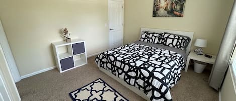 Bedroom 2 with Queen bed