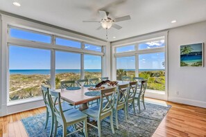 Dining - Mermaid Castle | Oceanfront Luxury Beach House | Rooftop Deck (Fernandina Beach)