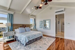 4 bedrooms, desk, iron/ironing board, travel cot - Mermaid Castle | Oceanfront Luxury Beach House | Rooftop Deck (Fernandina Beach)