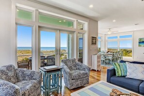 Smart TV, books, offices - Mermaid Castle | Oceanfront Luxury Beach House | Rooftop Deck (Fernandina Beach)