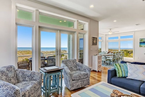 Mermaid Castle | Oceanfront Luxury Beach House | Rooftop Deck