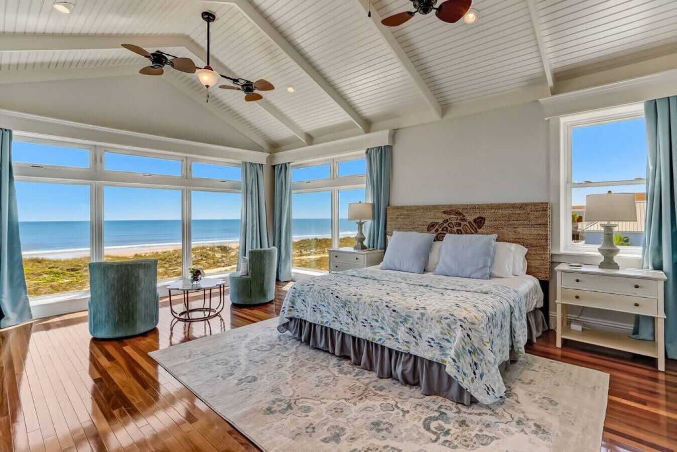 4 bedrooms, desk, iron/ironing board, free WiFi