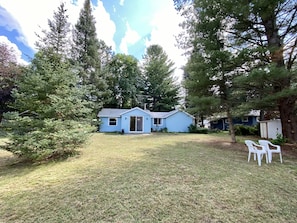 Exterior - Year round cozy cabin on Trout haven Pond, close to trails & Lake St. Helen (Richfield Township)