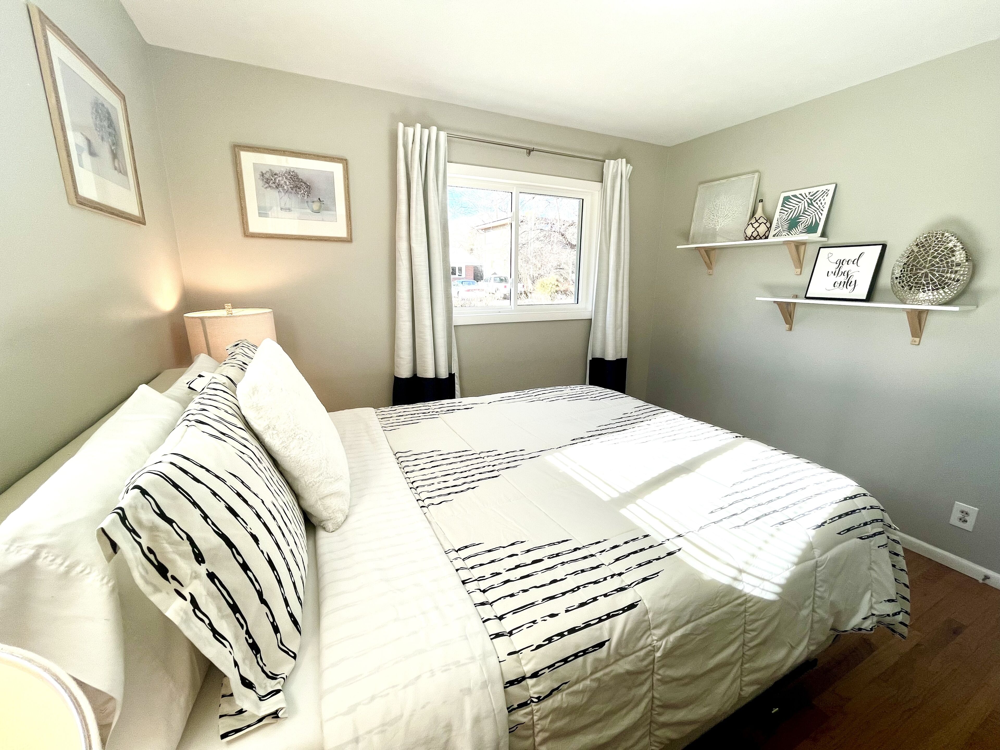 3 chambres, fer et planche à repasser, accès au Wi-Fi (inclus)