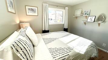 3 chambres, fer et planche à repasser, accès au Wi-Fi (inclus)