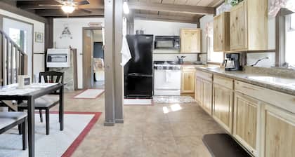 Waterfront Cabin overlooking the Potomac River W/ Hot Tub, firepit, pavilion