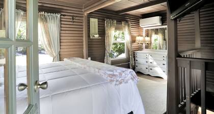 Waterfront Cabin overlooking the Potomac River W/ Hot Tub, firepit, pavilion