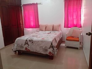 3 bedrooms, iron/ironing board, free WiFi, bed sheets