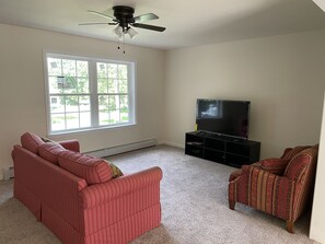 Smart TV, DVD player, table football, ping pong