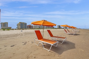 Beach - Studio King + Infinity pool with sundeck + Microwave (South Padre Island)