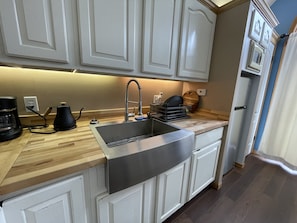 Fridge, microwave, oven, stovetop - Tiny, A Frame, Loft Bed, LakeHouse (Ithaca)