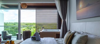 Modern Couple Suite with private garden terrace & jacuzzi 