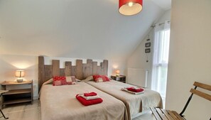 4 chambres, fer et planche à repasser, Wi-Fi, draps fournis