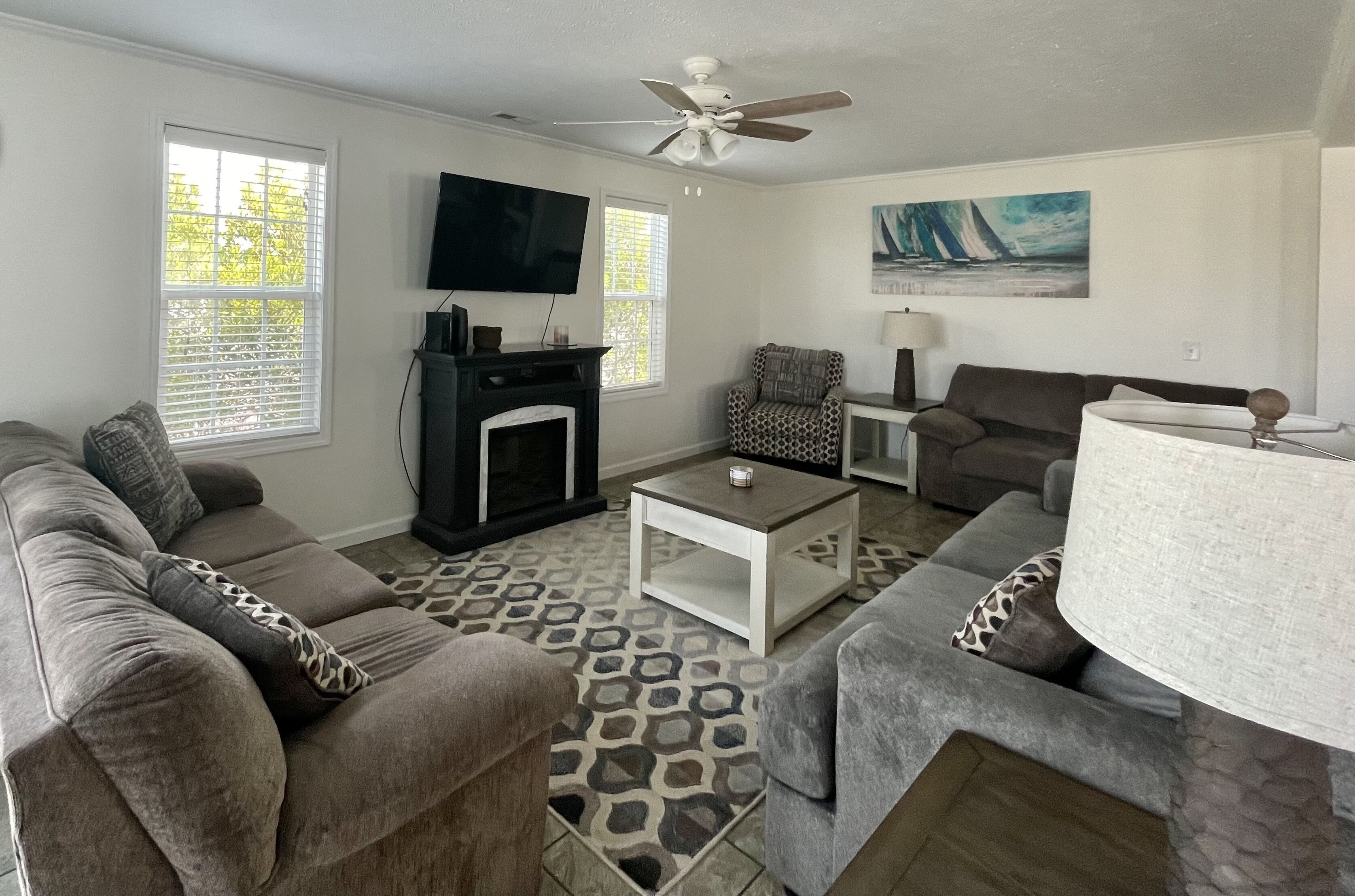 Téléviseur connecté, foyer, lecteur de DVD