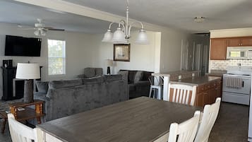 Smart TV, fireplace, DVD player