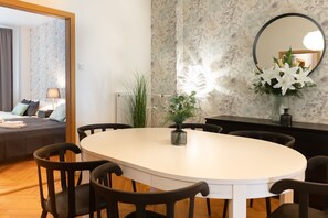 تناول الطعام