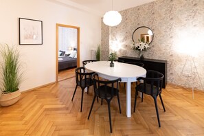 Dining - Luxury spacious apartment in the center (Hlavní mesto Praha)